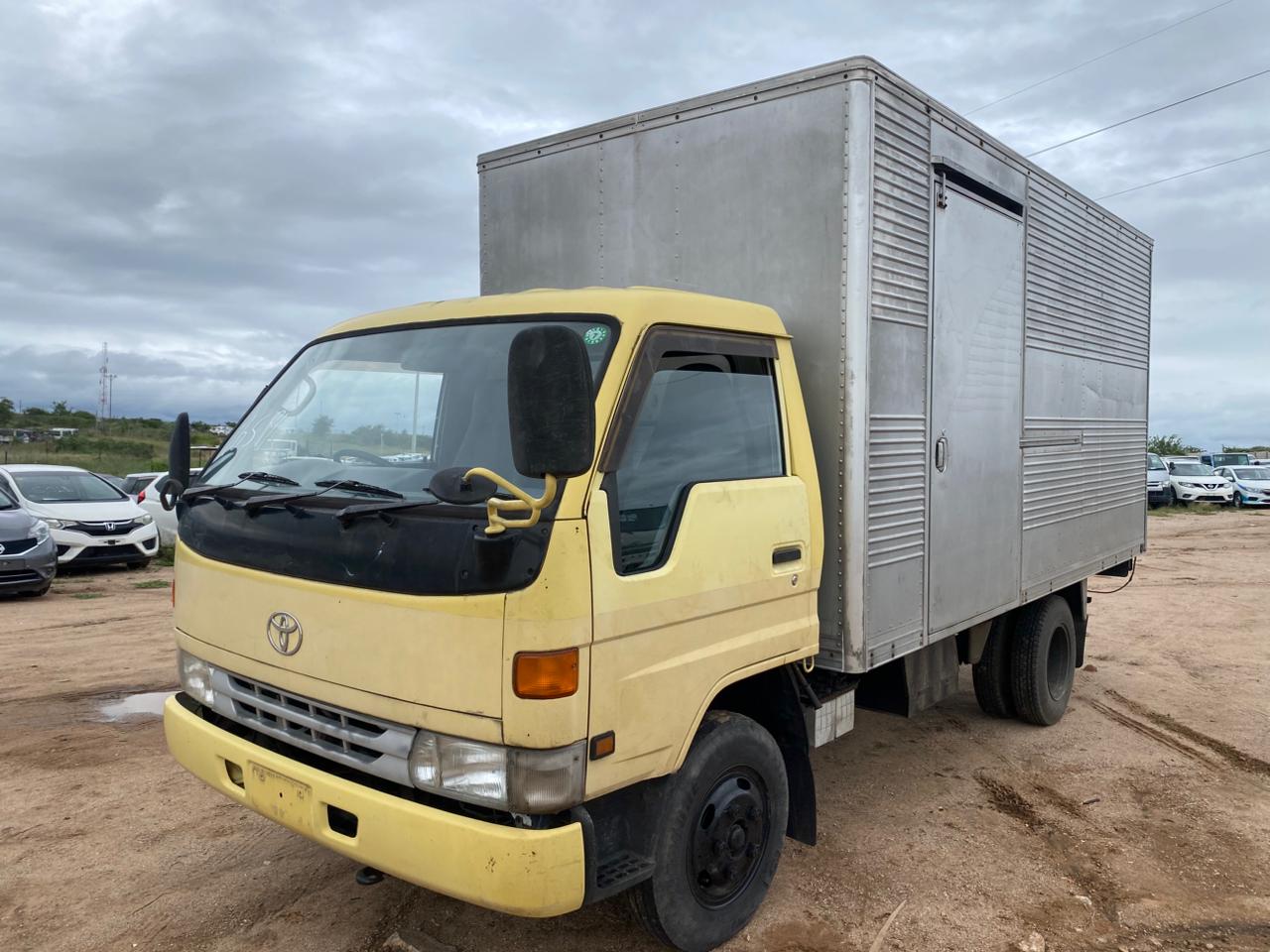 TOYOTA DYNA 1995